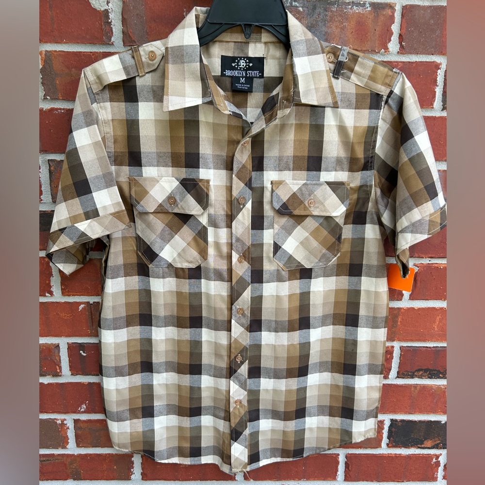 Brooklyn State Men’s Short Sleeve Button Down Brown Plaid Shirt. Size Medium